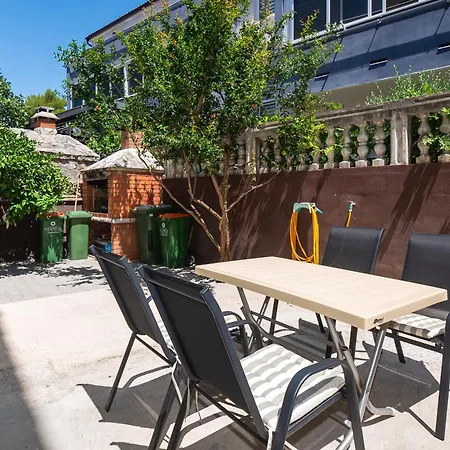 Lemon Apartment