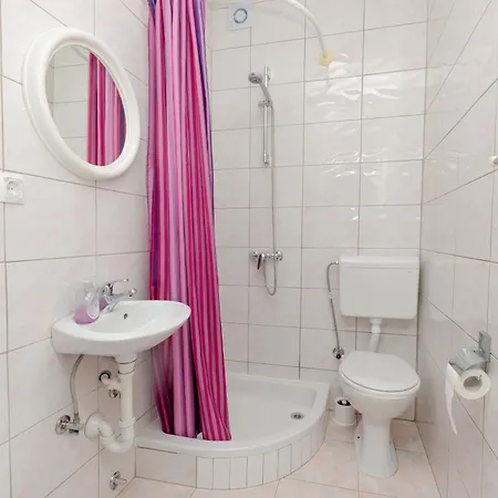 Lemon Apartment *